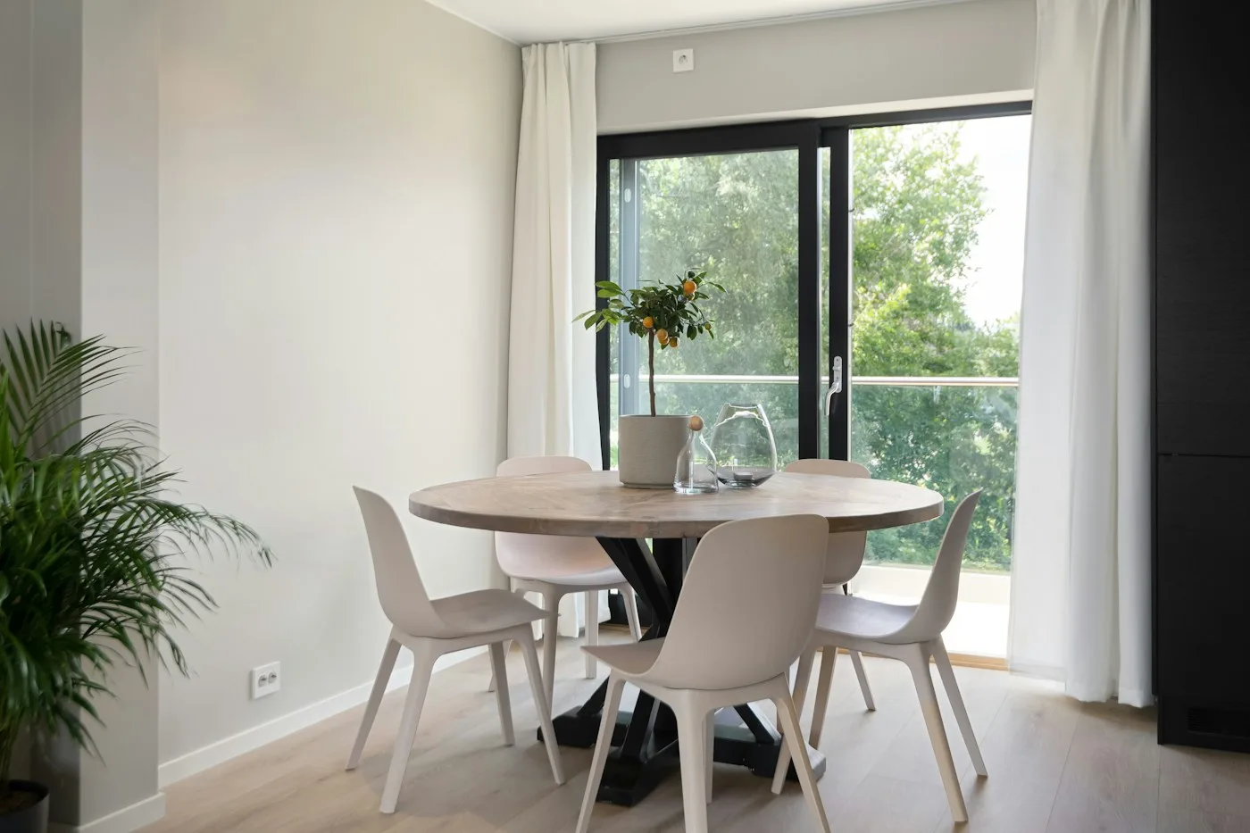 Table à Manger Ronde en Chêne Ø 120 — Série 11
